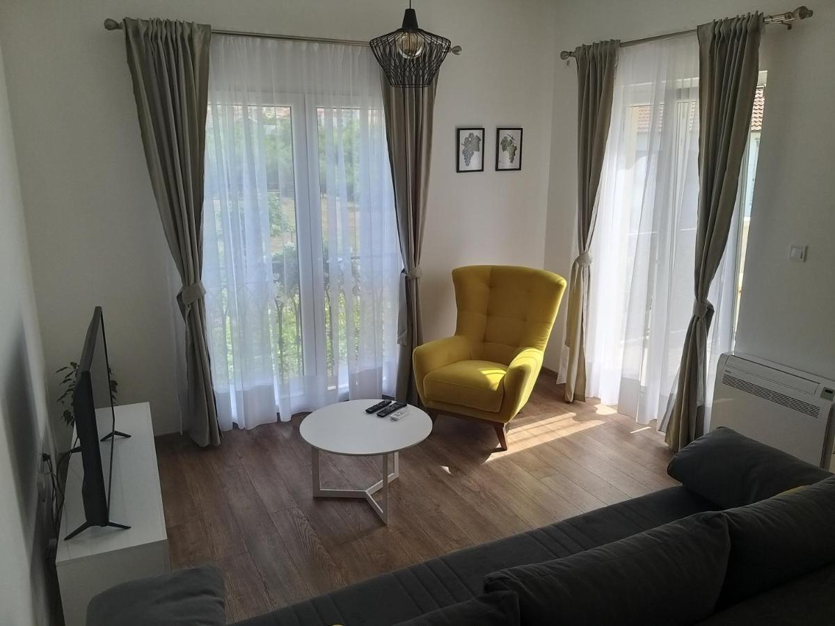 Petivat Gardens Apartment Ngoại thất bức ảnh