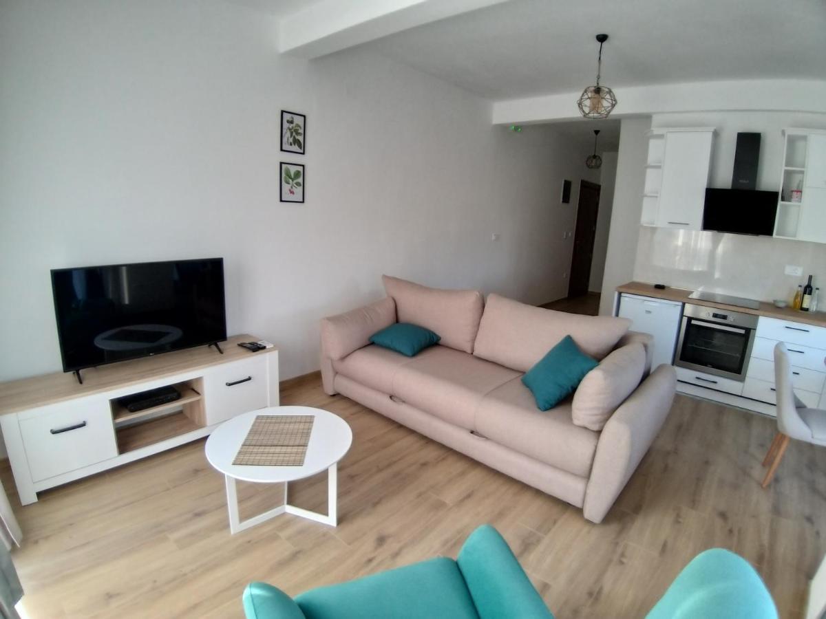 Petivat Gardens Apartment Ngoại thất bức ảnh
